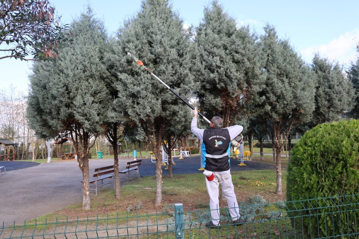 Kış turizminin gözdesi Kartepe’de park ve bahçeler güzelleşiyor
