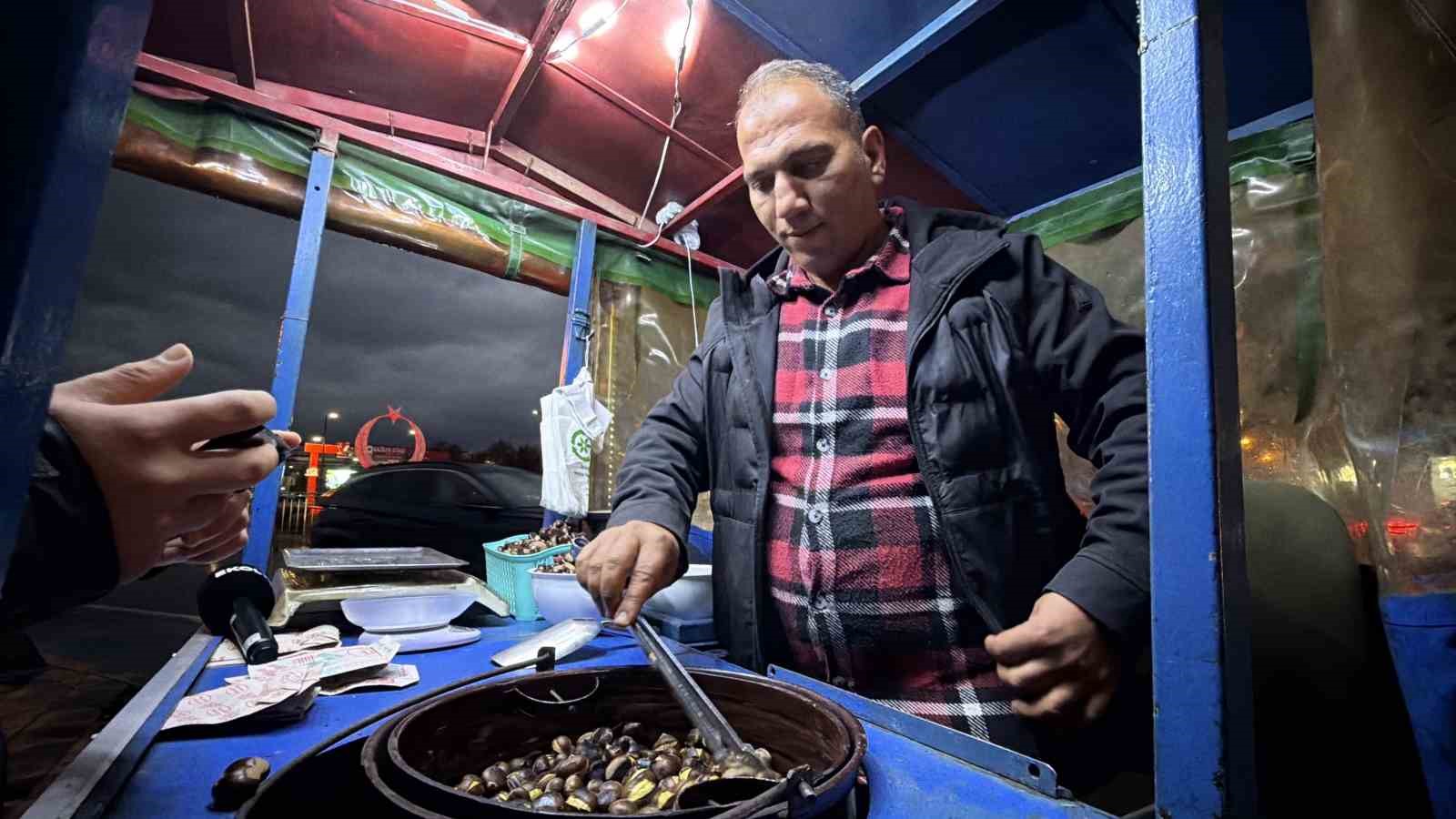 Düzce’nin coğrafi işaretli "kuzu kestanesi" tezgahları süsledi