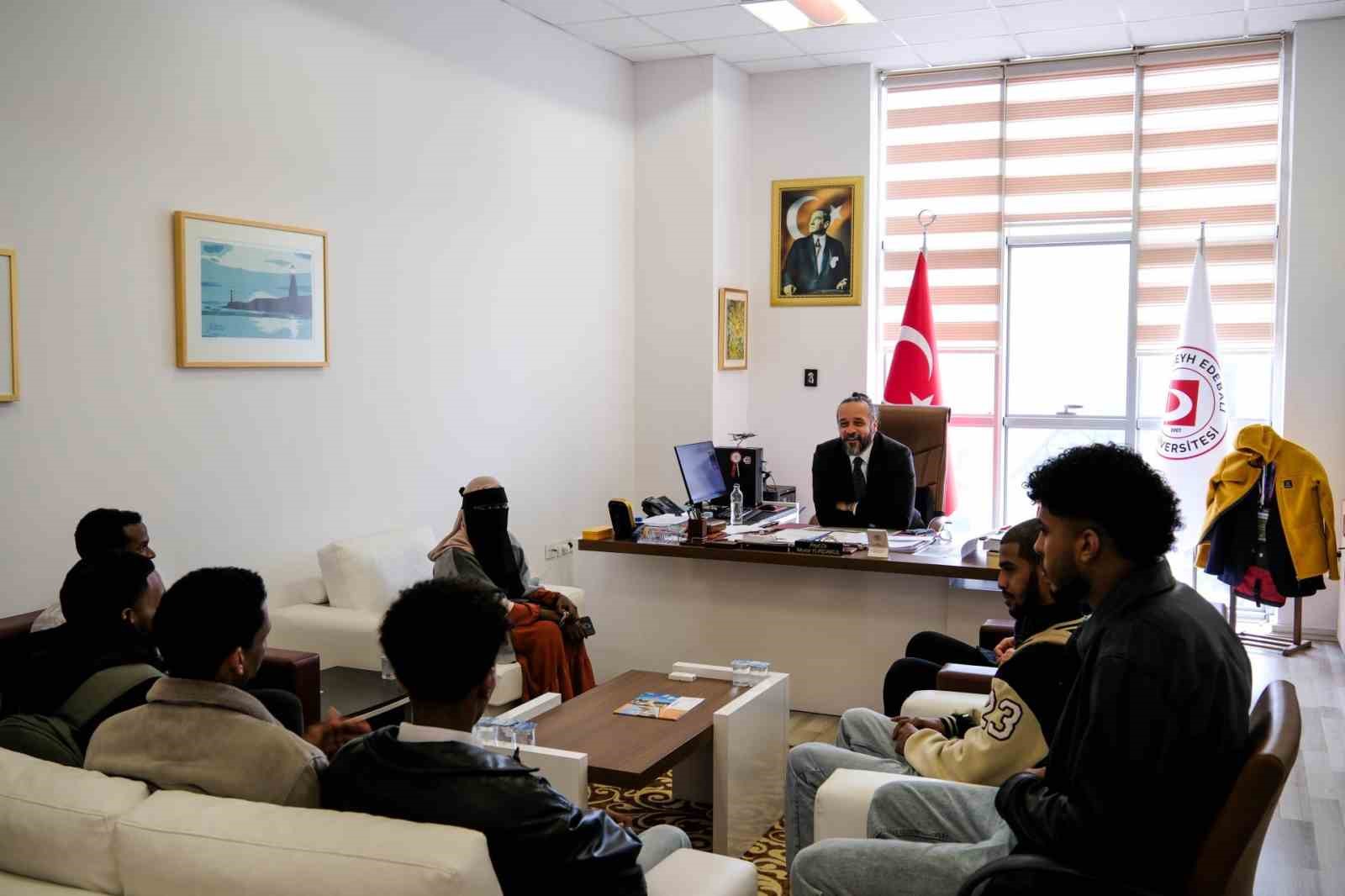 BŞE&Uuml; rekt&ouml;r yardımcısı yabancı &ouml;ğrencilerle buluştu
