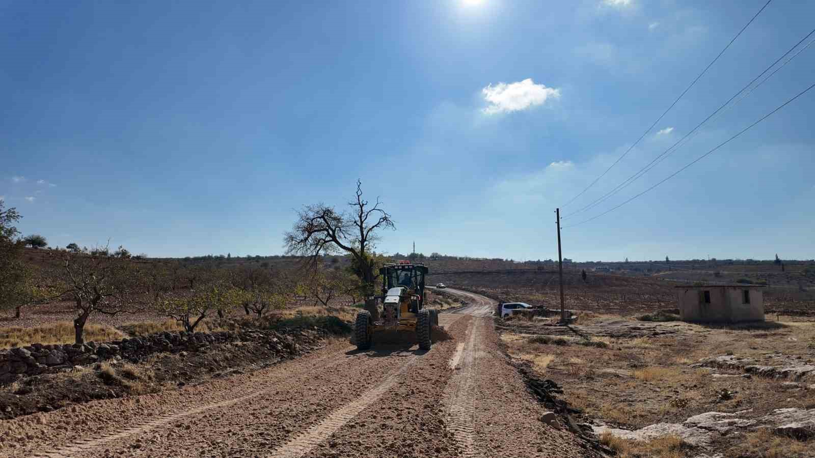 Bozova&rsquo;da deforme olan yol yenileniyor
