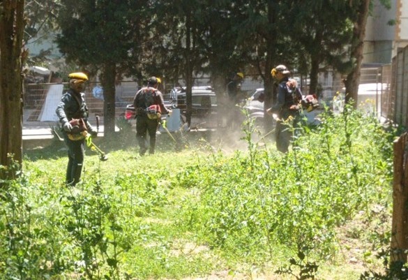 Karacabey’de mezarlıklara özenli bakım
