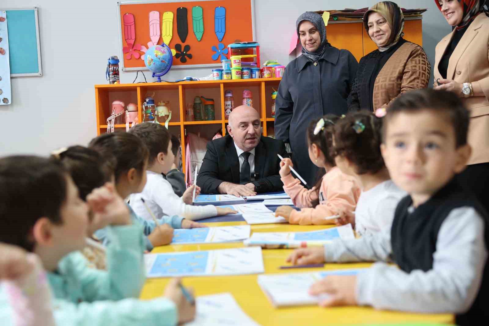 Darıca’da anneler ve çocukları aynı çatı altında eğitim görüyor
