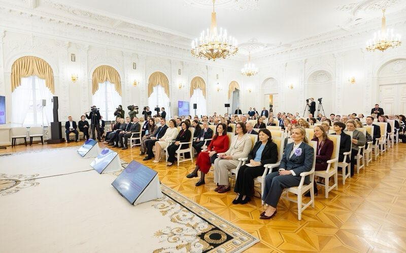 Emine Erdoğan, "B&uuml;y&uuml;yen Avrupa 2025 Uluslararası Zirvesi"ne video mesaj g&ouml;nderdi:
