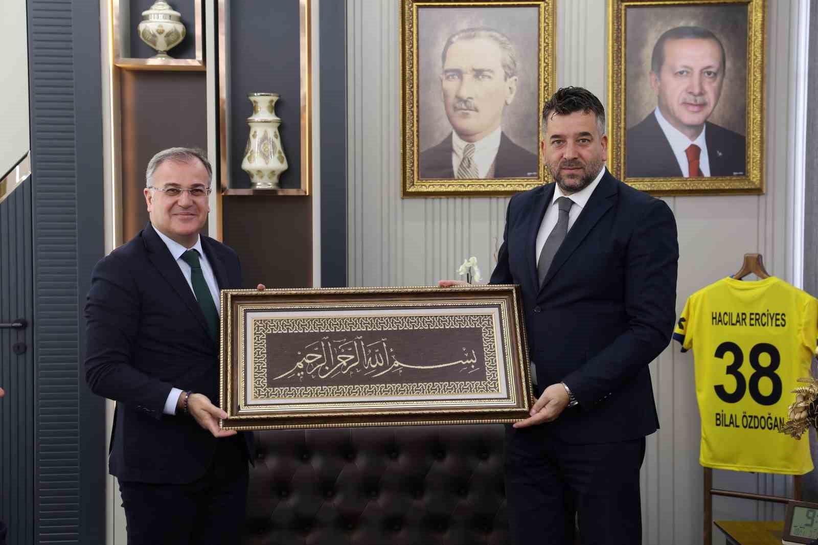 Hacılar ve Bosna-Hersek arasındaki kardeşlik bağı g&uuml;&ccedil;leniyor
