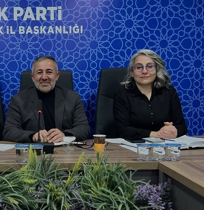 Toplantı, şehit İlhan Ongan i&ccedil;in okunan Fatiha ile başladı
