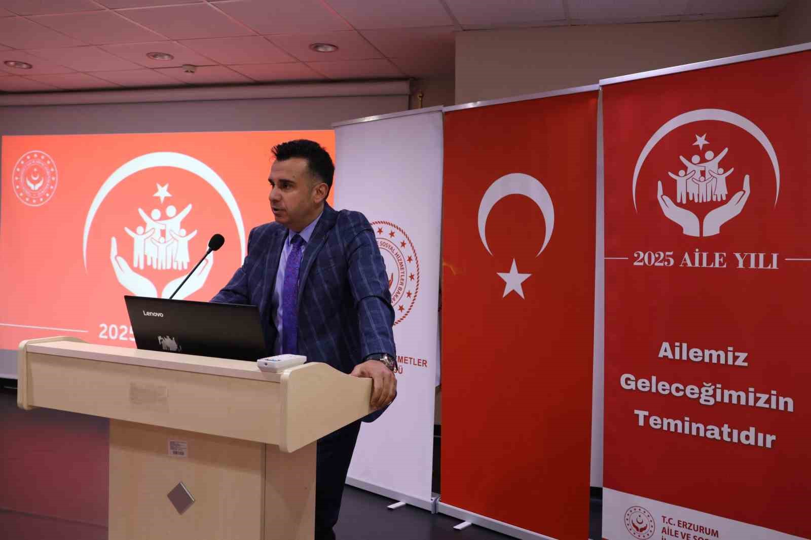 Aile eğitiminde onurlandırma yaklaşımı ele alındı