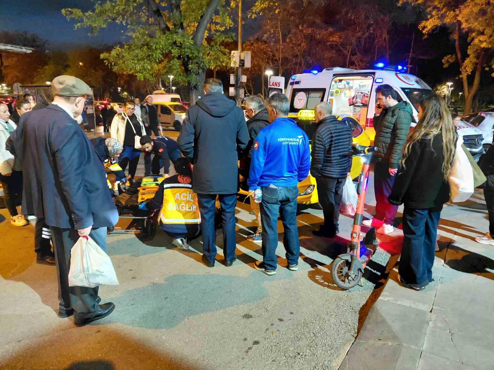Ticari taksiyle çarpışan scooter sürücüsü yaralandı
