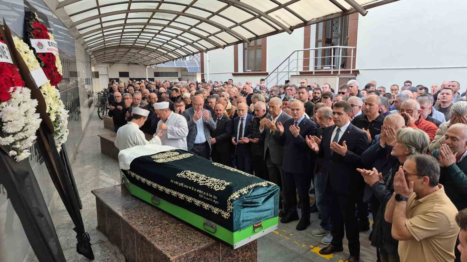 Şahin, son yolculuğuna uğurlandı