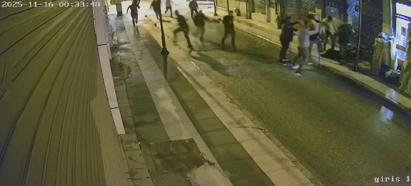 Elazığ’da sokak ortasında darp edildi