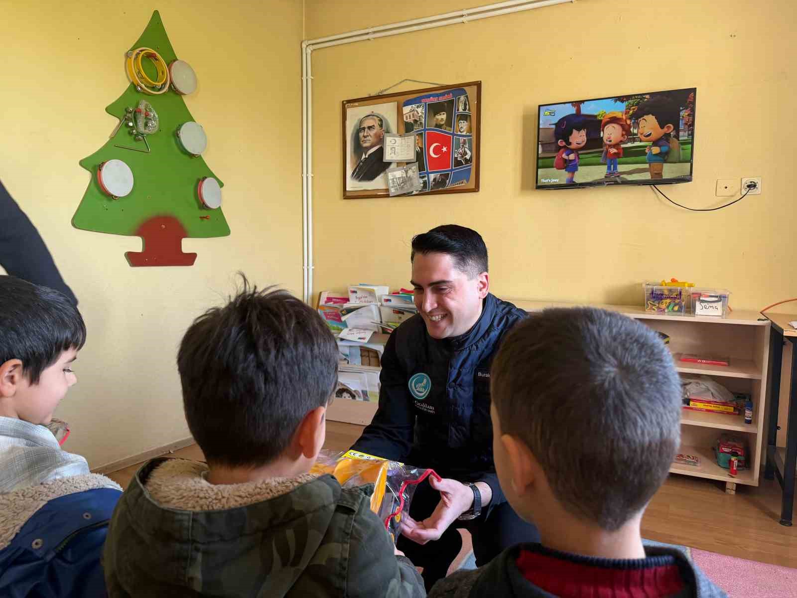 İzmir&rsquo;de &Uuml;lk&uuml; Ocakları&rsquo;ndan eğitime destek
