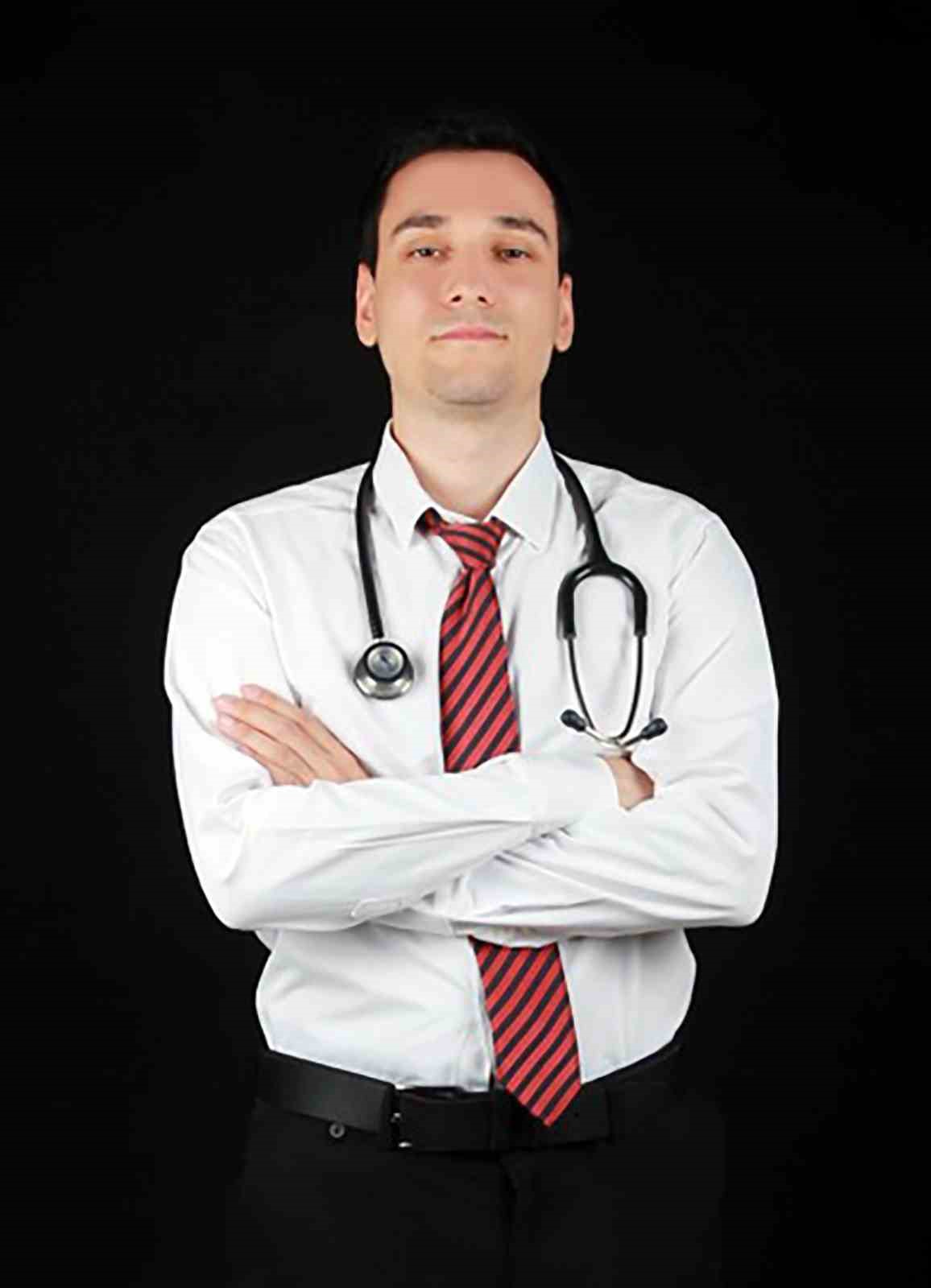 MSKÜ’lü genç hekim, TUS’ta Türkiye üçüncüsü oldu
