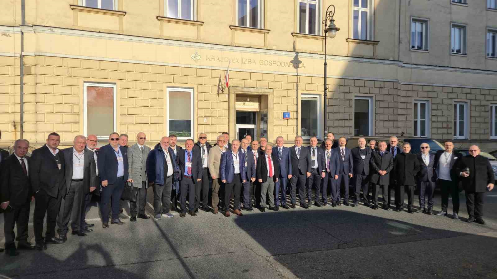 Murzioğlu: "170 ülkeye ihracat yapan, 11 organize sanayi bölgesi bulunan güçlü bir üretim şehriyiz"