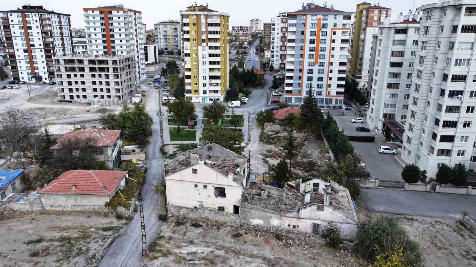 Başkan Çolakbayrakdar: "Uğurevler’de geleceğin modern mahallesini inşa ediyoruz"