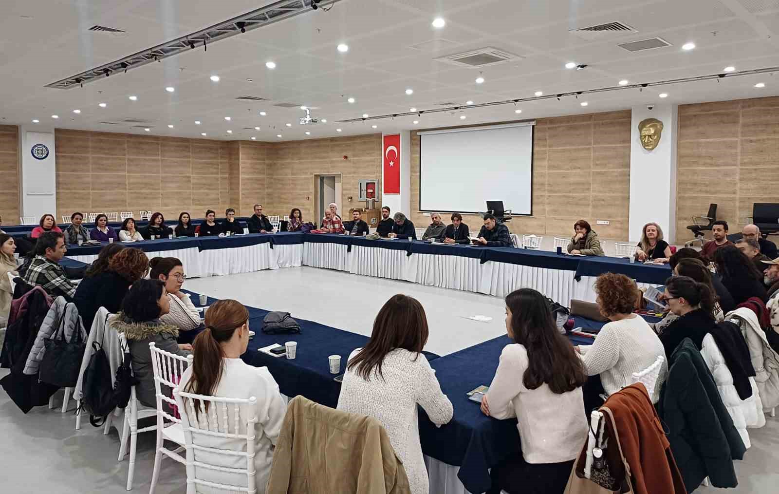 B&uuml;y&uuml;kşehir Kitap Kul&uuml;b&uuml; okuma eylemini toplumsal bir deneyime d&ouml;n&uuml;şt&uuml;r&uuml;yor
