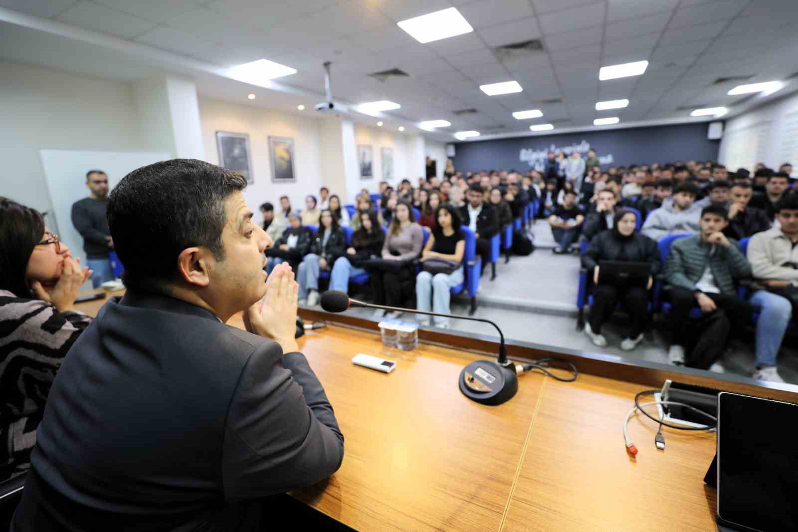 SUB&Uuml;&rsquo;de 604 &ouml;ğrenci İŞKUR programıyla işbaşı yaptı
