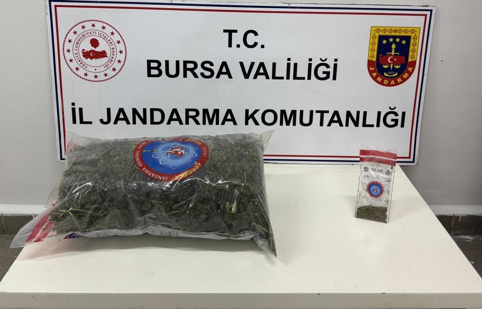 Samanlıkta, 4,2 kilogram esrar ele geçirildi
