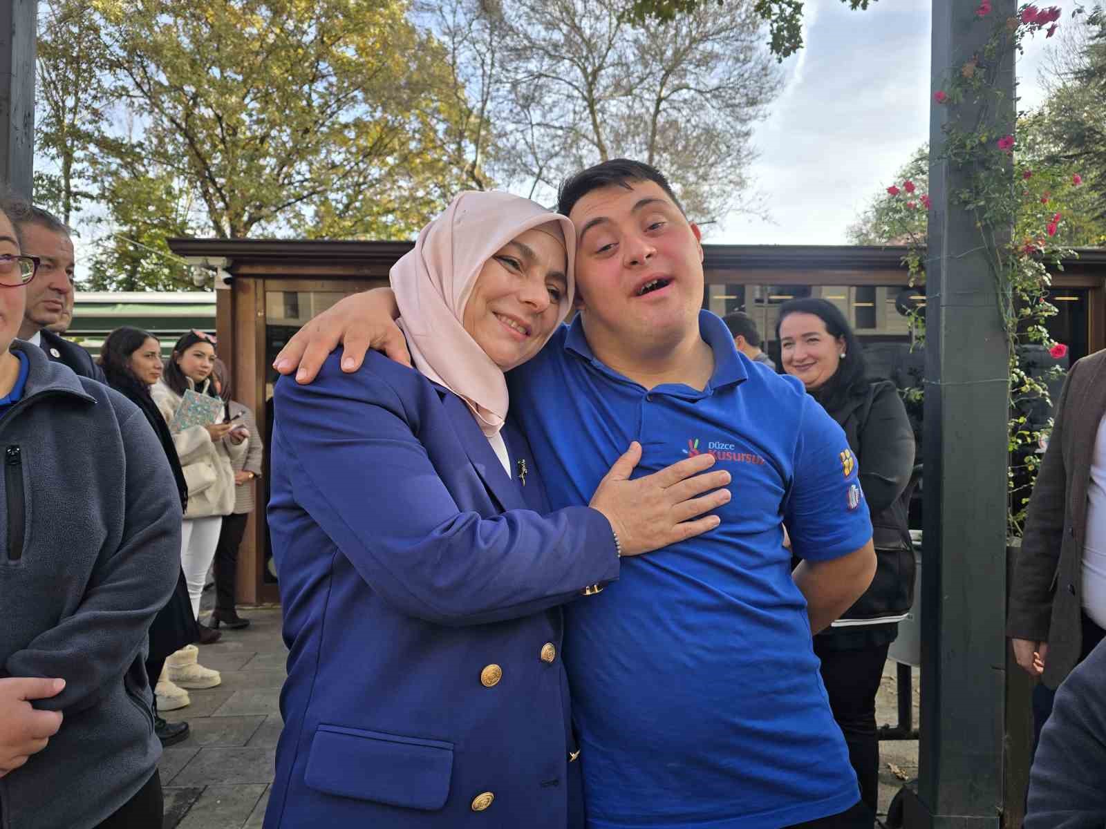 D&uuml;zce İl Milli Eğitim M&uuml;d&uuml;r&uuml;&rsquo;nden Kusursuz Kafe&rsquo;ye ziyaret
