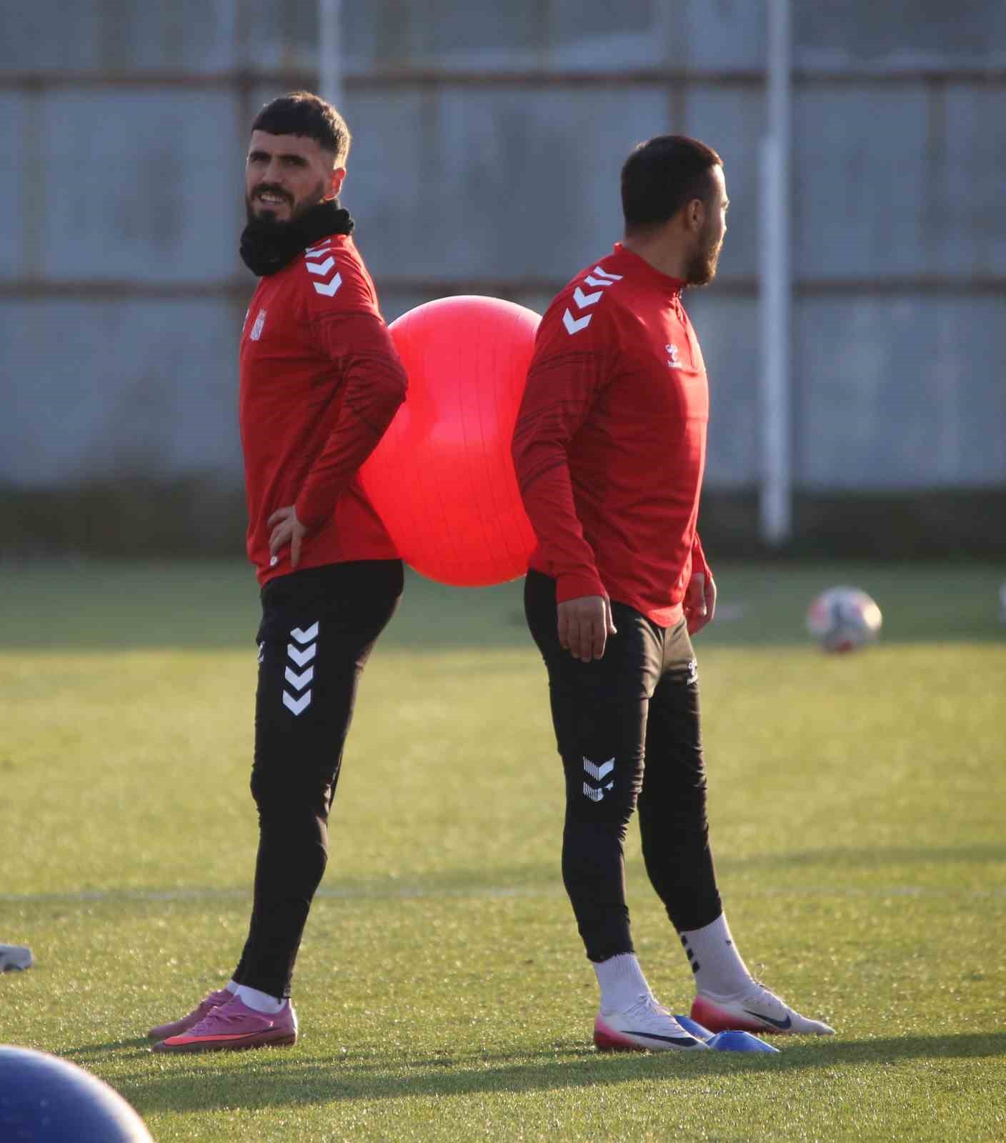 Mehmet Altıparmak: "Amacımız Sivas’ta şampiyonluk yaşamak"
