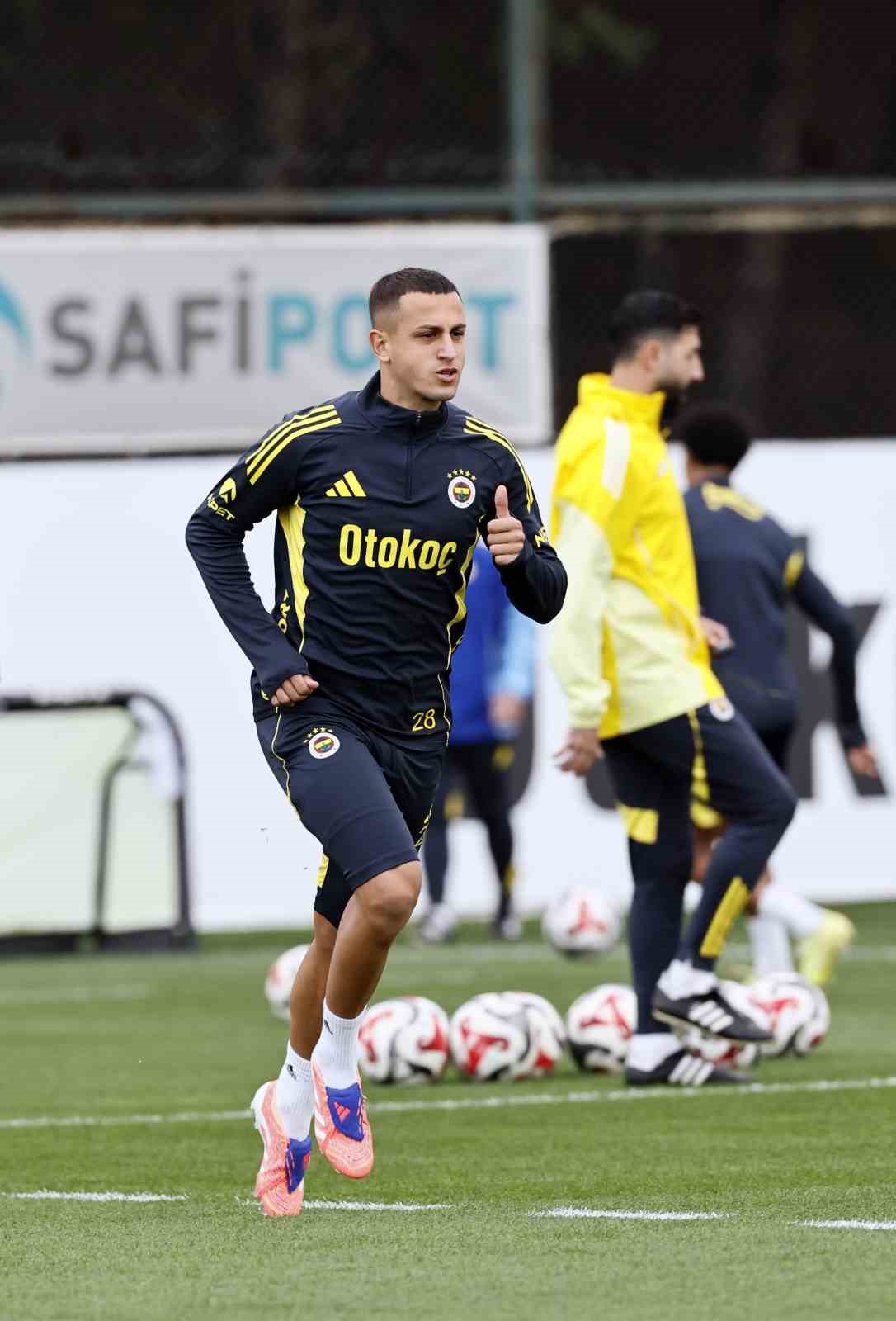 Fenerbahçe, Çaykur Rizespor maçı hazırlıklarına devam etti