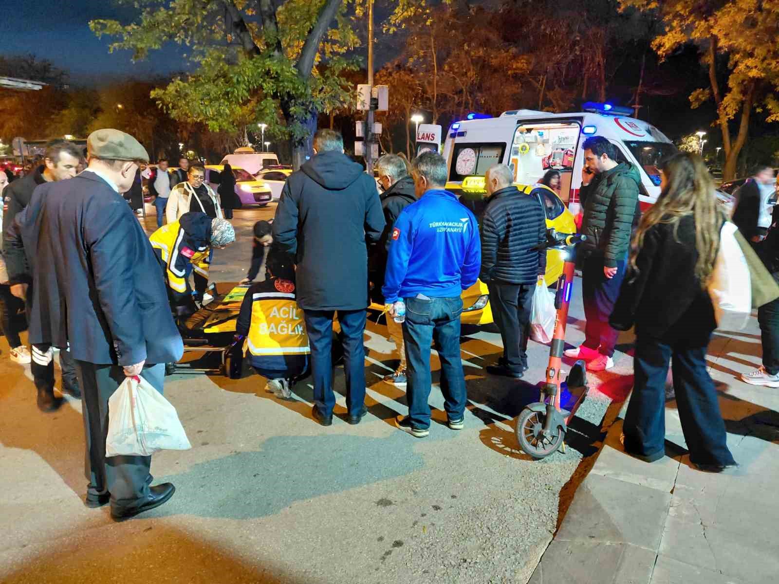 Ticari taksiyle çarpışan scooter sürücüsü yaralandı