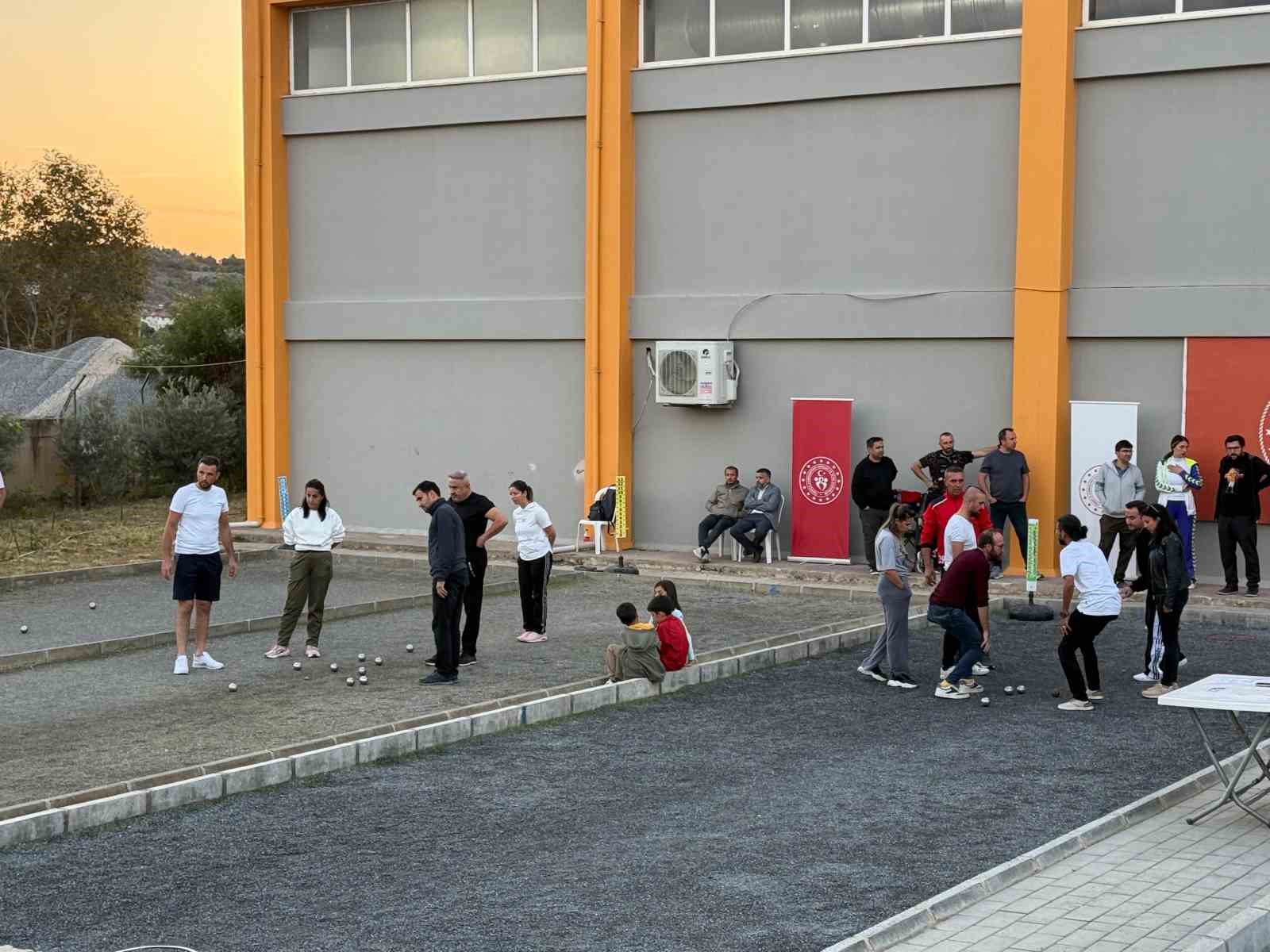 Gazipaşa&rsquo;da 24 Kasım &Ouml;ğretmenler G&uuml;n&uuml;&rsquo;ne &ouml;zel Bocce Turnuvası
