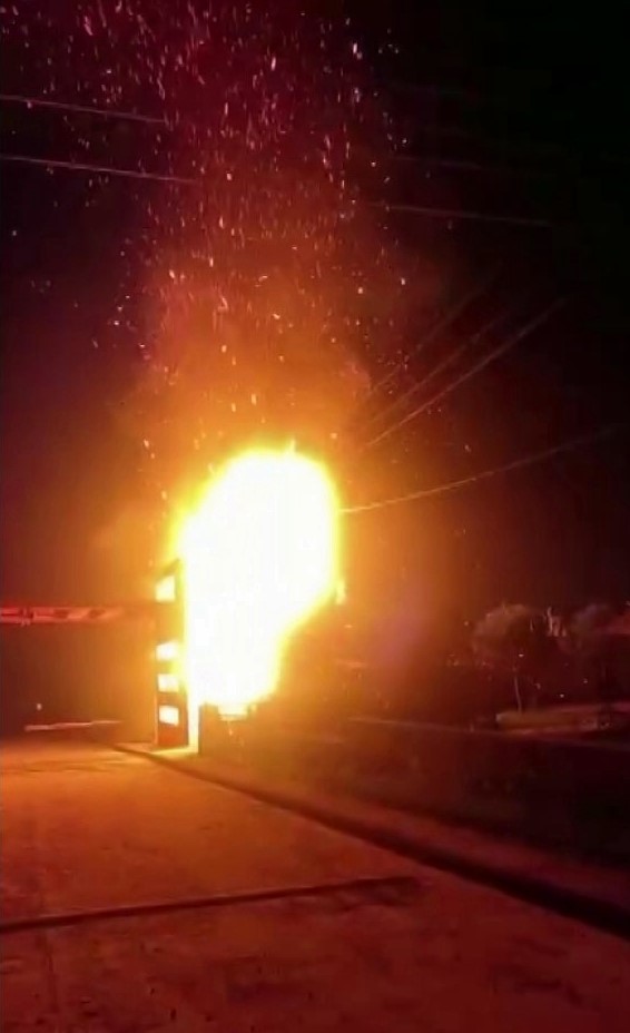 Sakarya’da OSB girişinde korkutan yangın