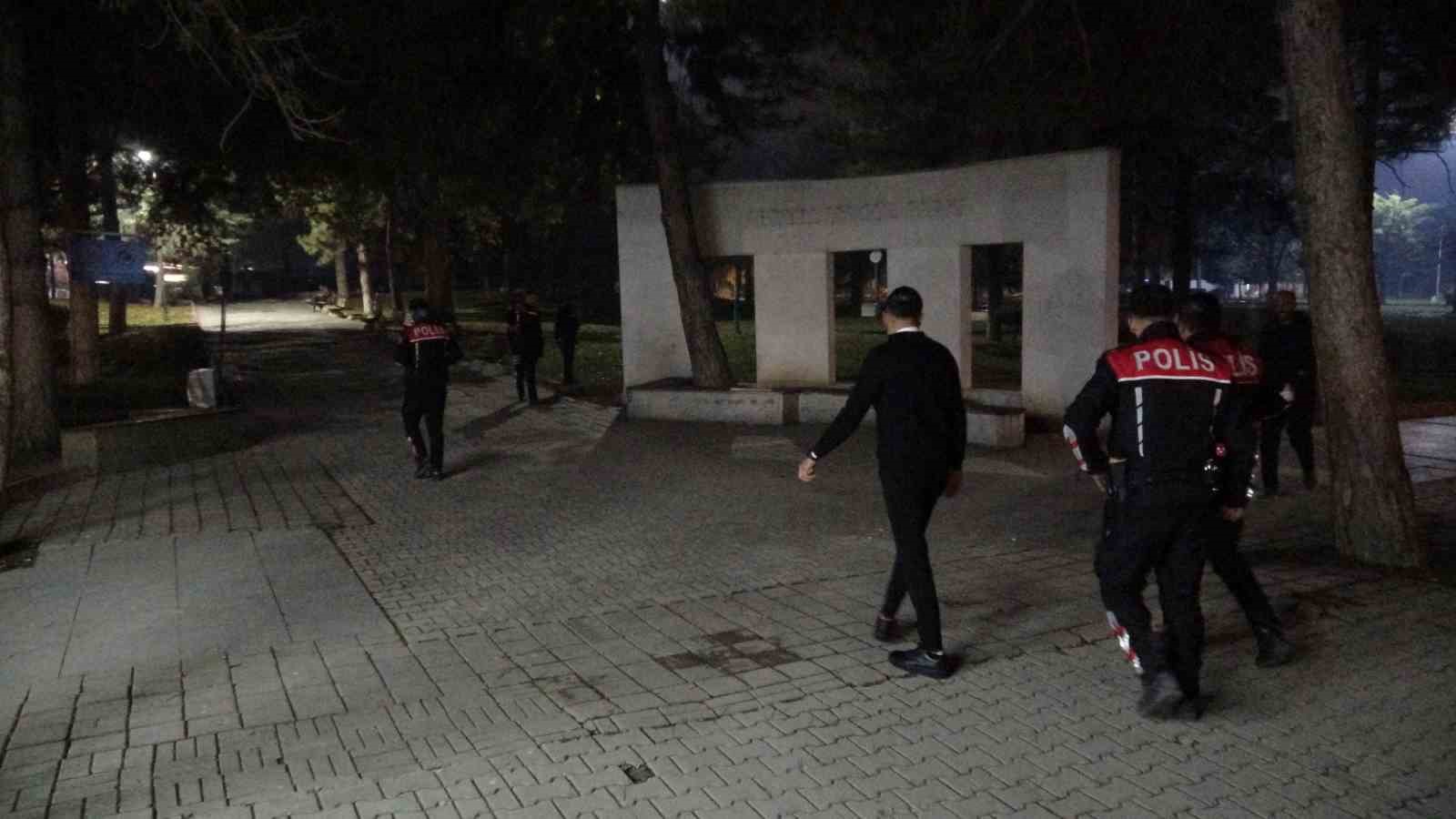 Malatya&rsquo;da parkta silahlı saldırıya uğrayan gen&ccedil; yaralandı
