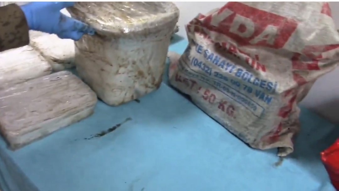 Hakkari’de 81 kilo 133 gram metamfetamin ele geçirildi
