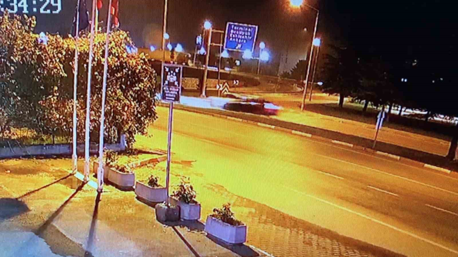 Kaza yapan araç takla attı: 2 yaralı