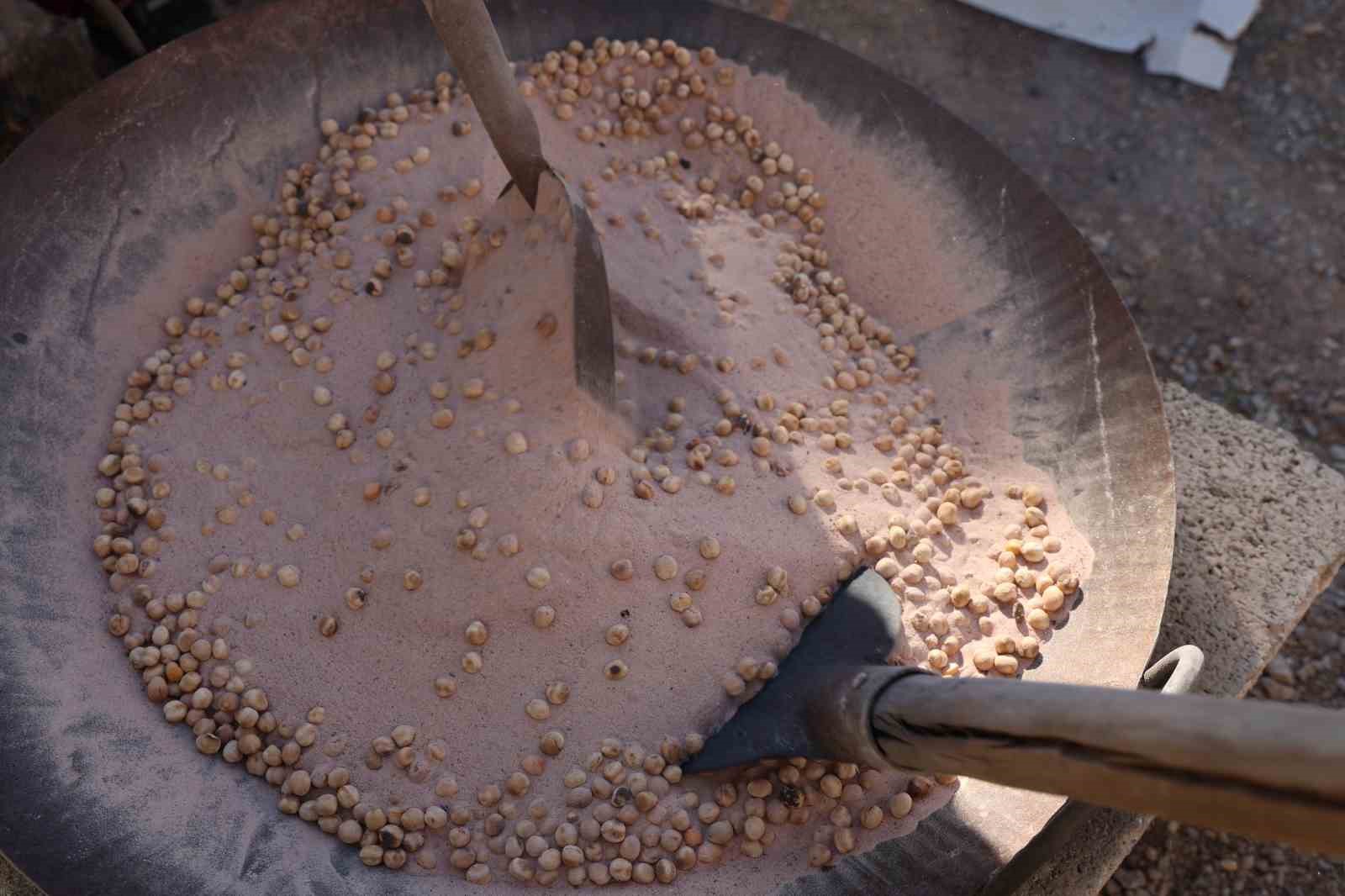 Kadın kooperatifinden büyük başarı: Özel ürettikleri leblebiye ülke genelinden talep var
