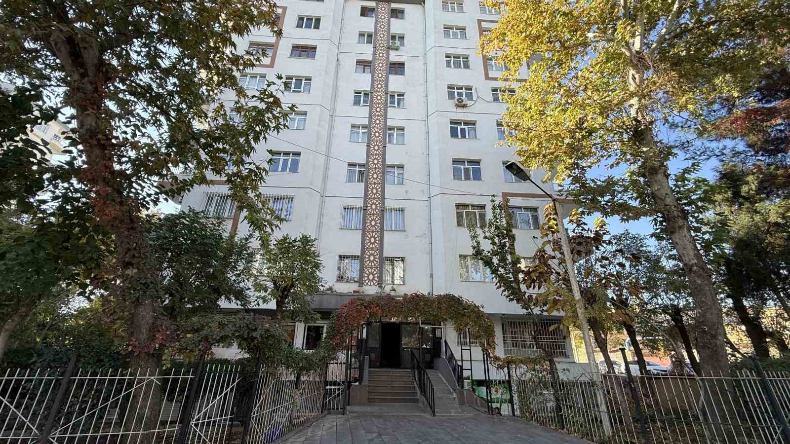 Diyarbakır’da bir şahıs anne ve ağabeyini yataklarında öldürdü