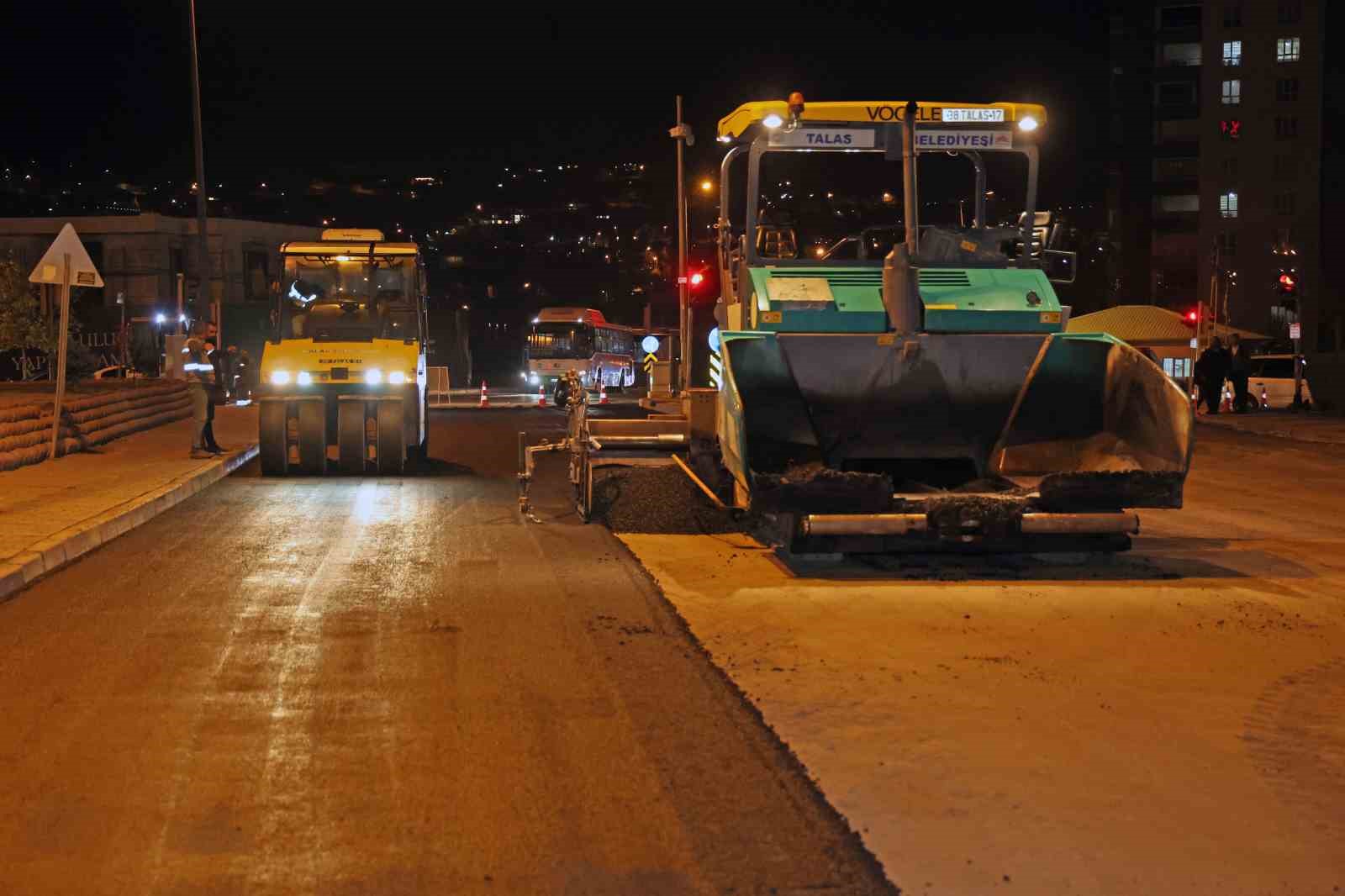 Mevlana’da "belediye mahallemizde" mesaisi geceye taştı