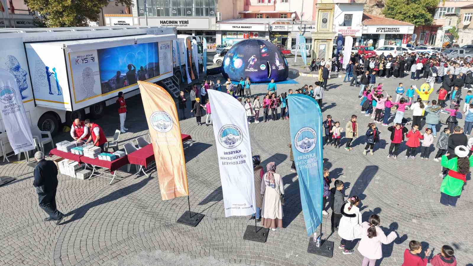 Büyükşehir’in Bilim ve Teknoloji Hizmeti Mobil Dijital Gençlik Merkezinin ilk durağı İncesu oldu