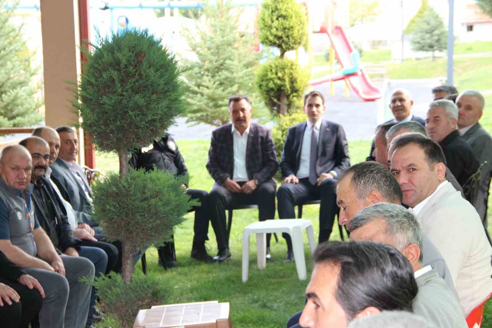 Hisarcık Kaymakamı Atam, muhtarların sorun ve taleplerini dinledi
