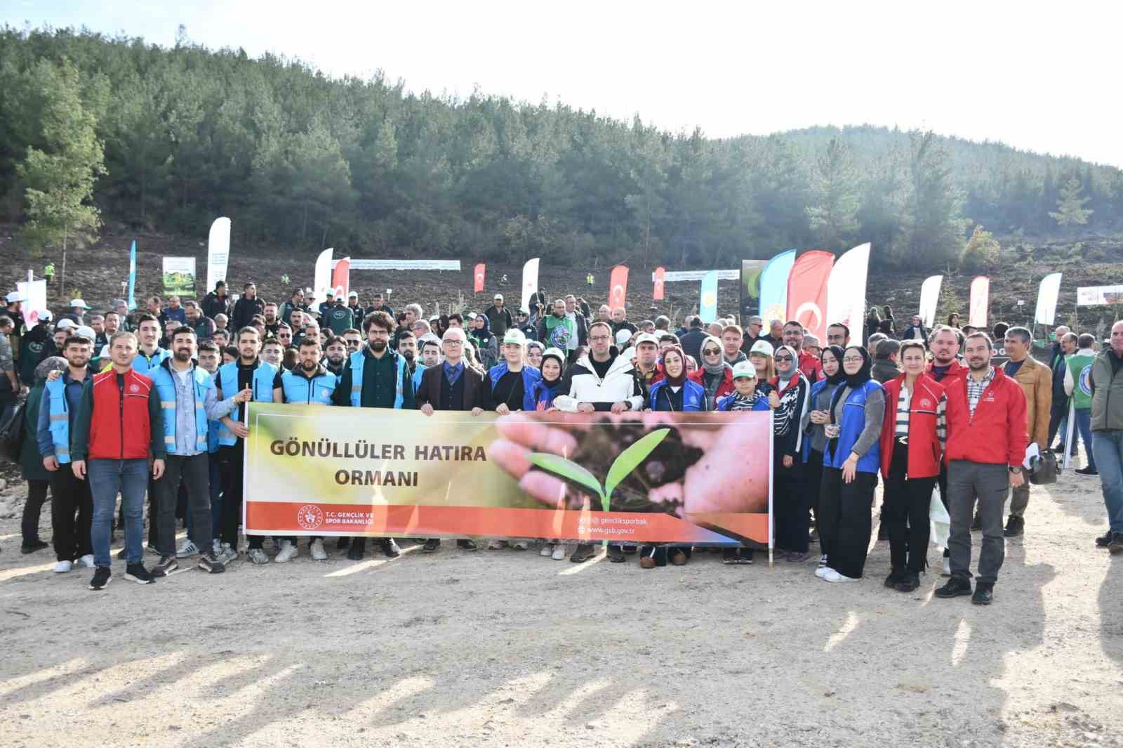 Balıkesir&rsquo;de gen&ccedil;ler &rsquo;Yeşil Vatan&rsquo; i&ccedil;in buluştu
