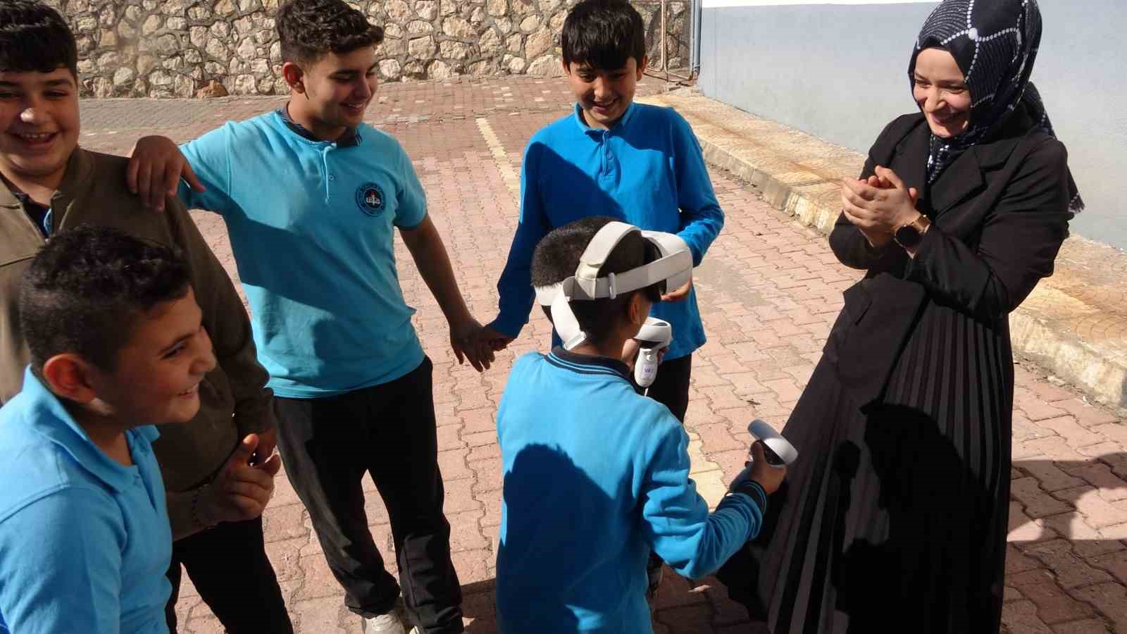 Kaşif 02, bilim ve teknolojiyi köy okullarındaki öğrencilerin ayağına götürüyor