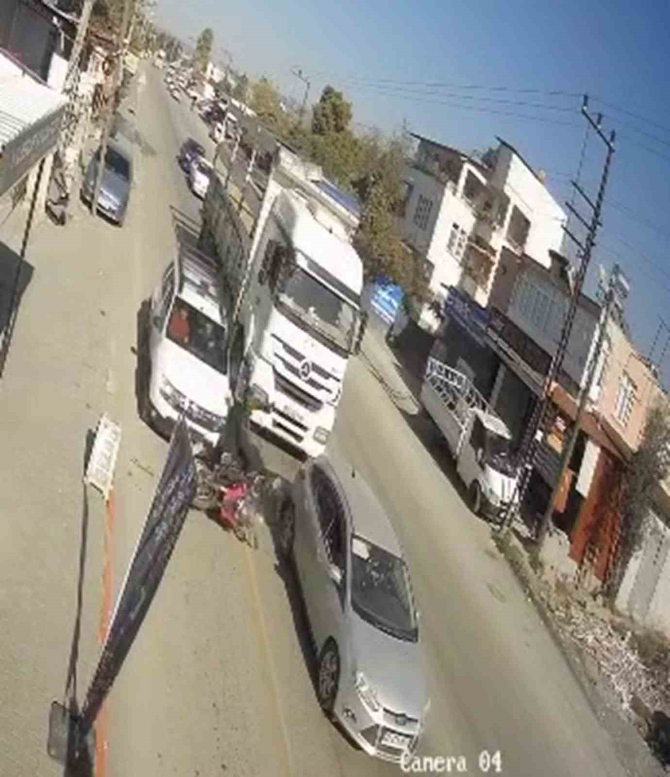 Hatalar silsilesi kazayı getirdi, o anlar kamerada
