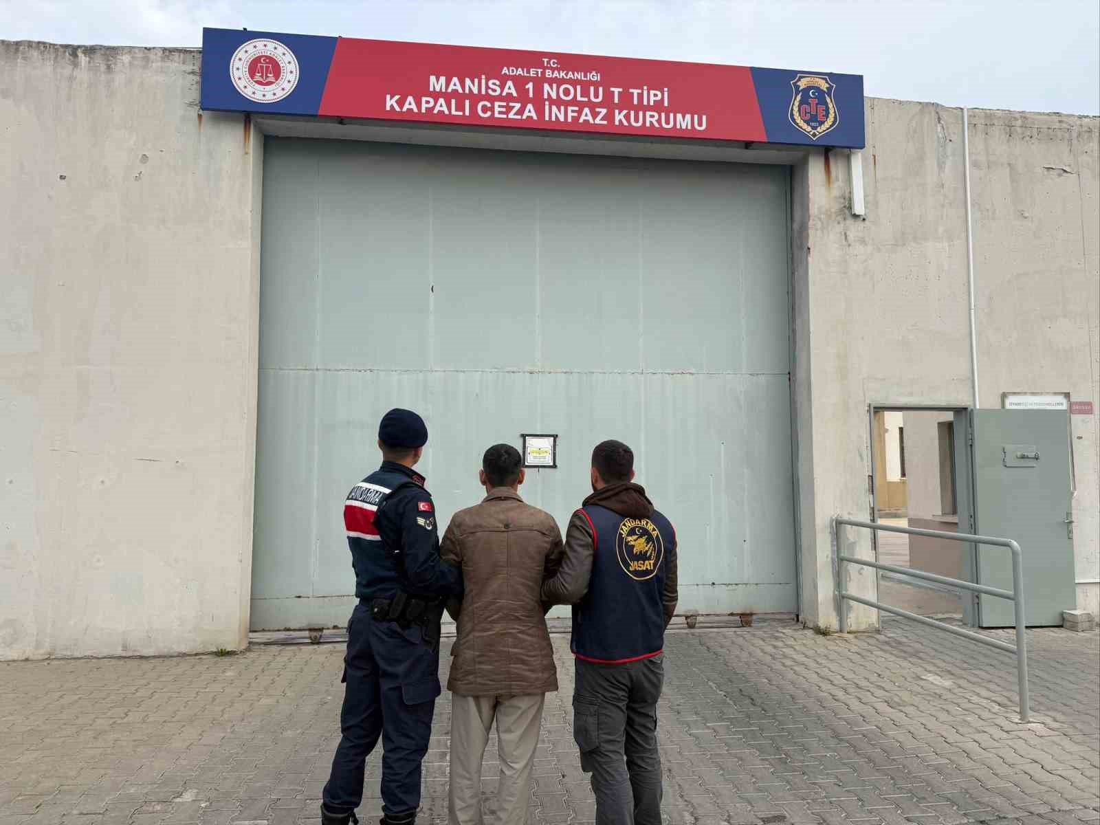 51 yıl hapis cezası olan firari Yunusemre’de yakalandı