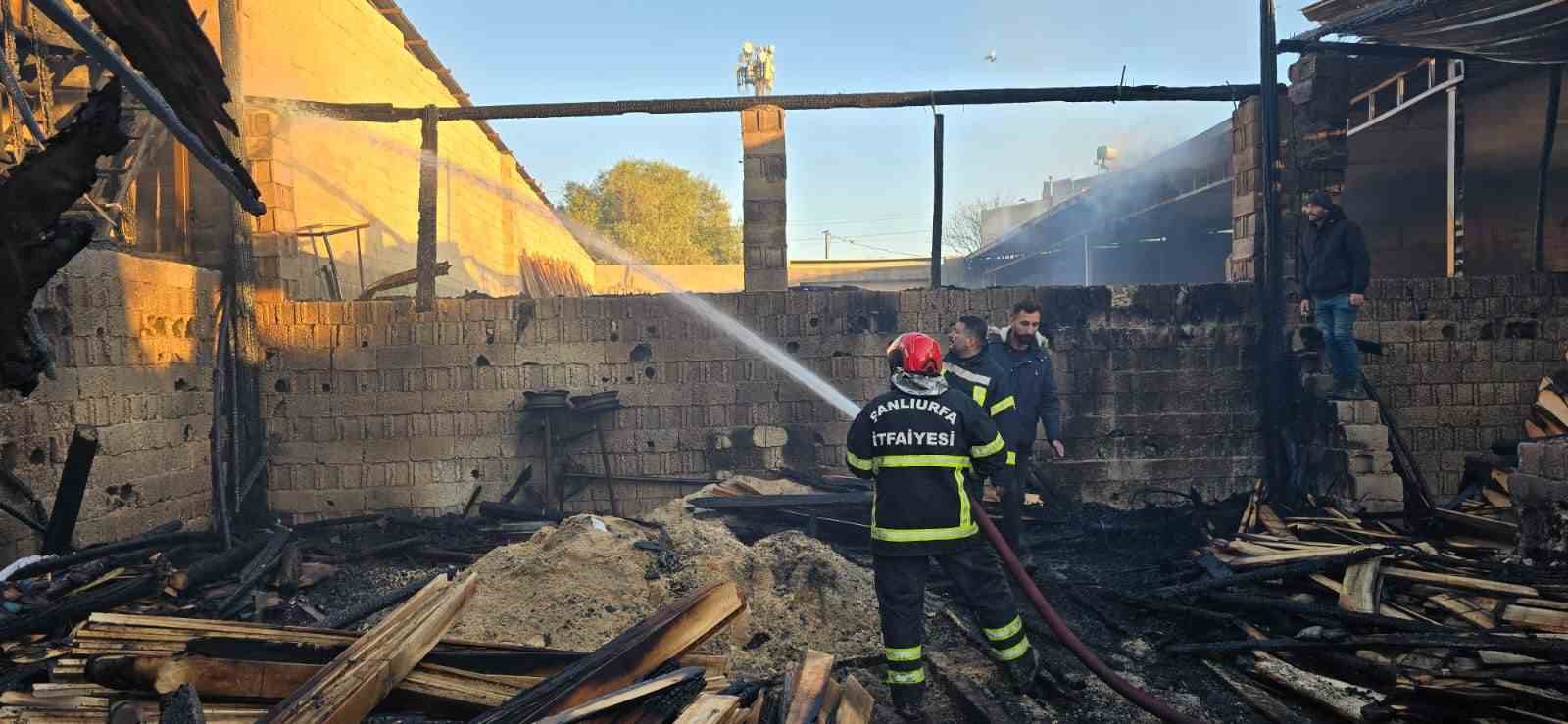 Şanlıurfa&rsquo;da iş yerinde korkutan yangın
