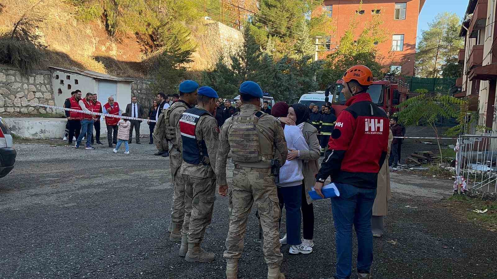 Böyle tatbikat görülmedi: Rollerine kendilerini kaptırıp bağırmaya başladılar