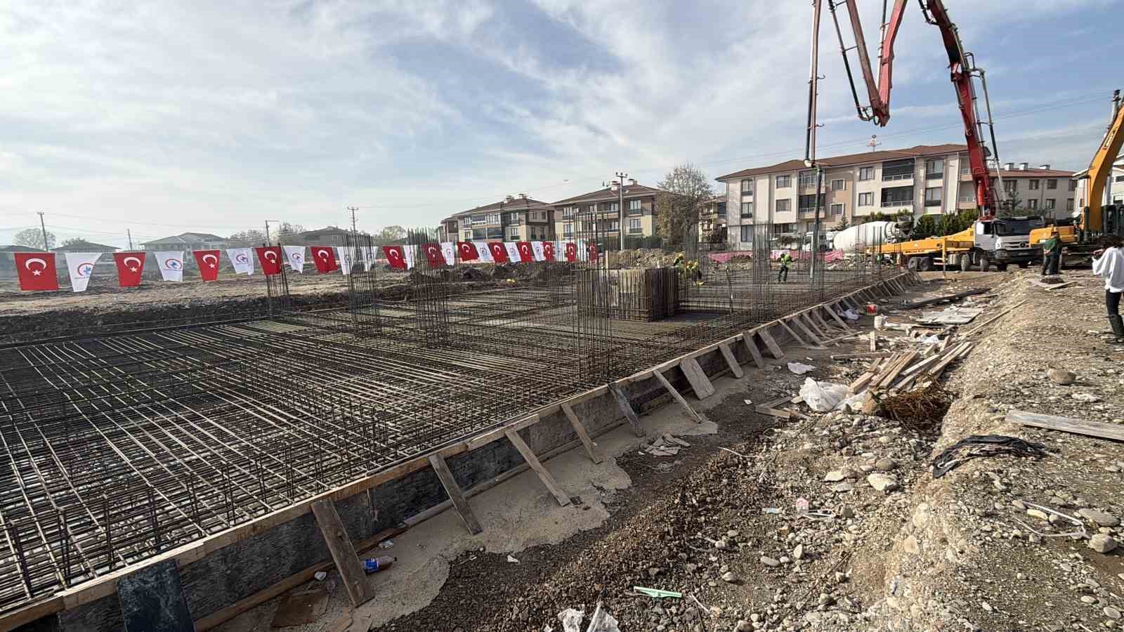 Bin 110 metrekare alana dev spor kompleksi