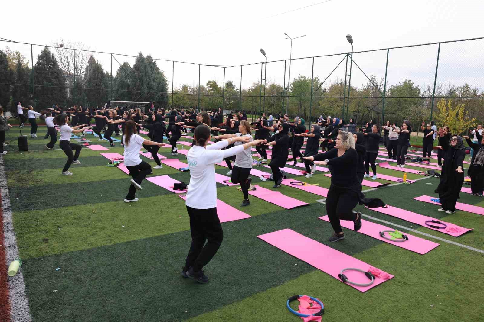 &Ccedil;ayırova&rsquo;da ev hanımları "Matını Al Gel" etkinliğinde buluştu
