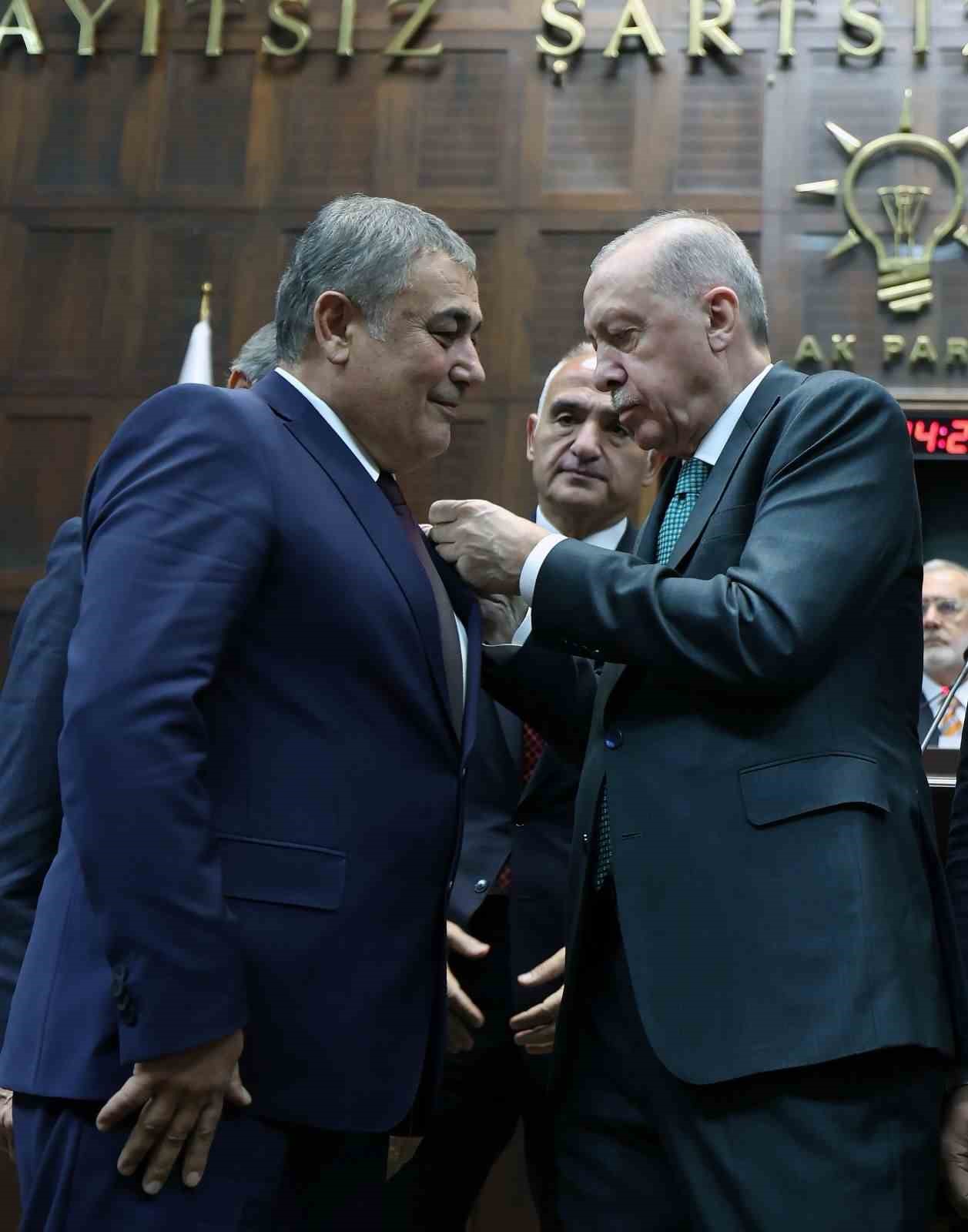 CHP’den istifa eden Aksu Belediye Başkanı Yıldırım AK Parti’ye katıldı