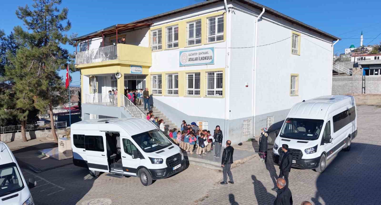 Şehitkamil 3. Çocuk Tiyatrosu Günleri’nde perde açıldı