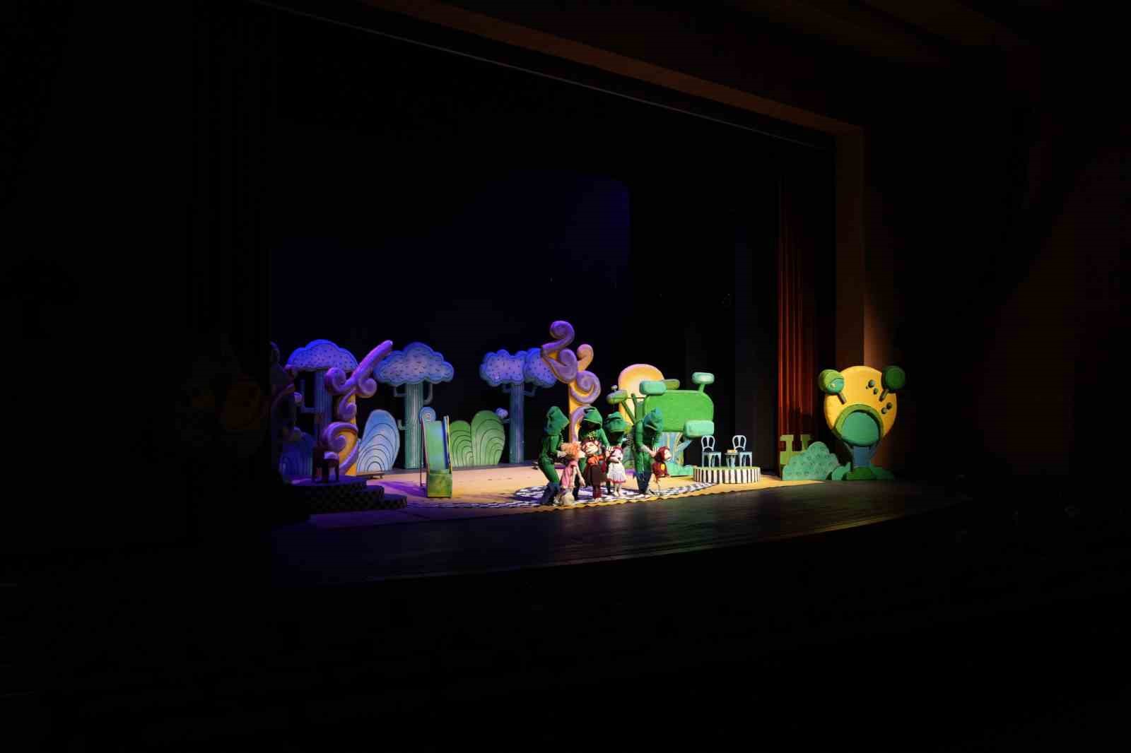 Şehitkamil 3. Çocuk Tiyatrosu Günleri’nde perde açıldı