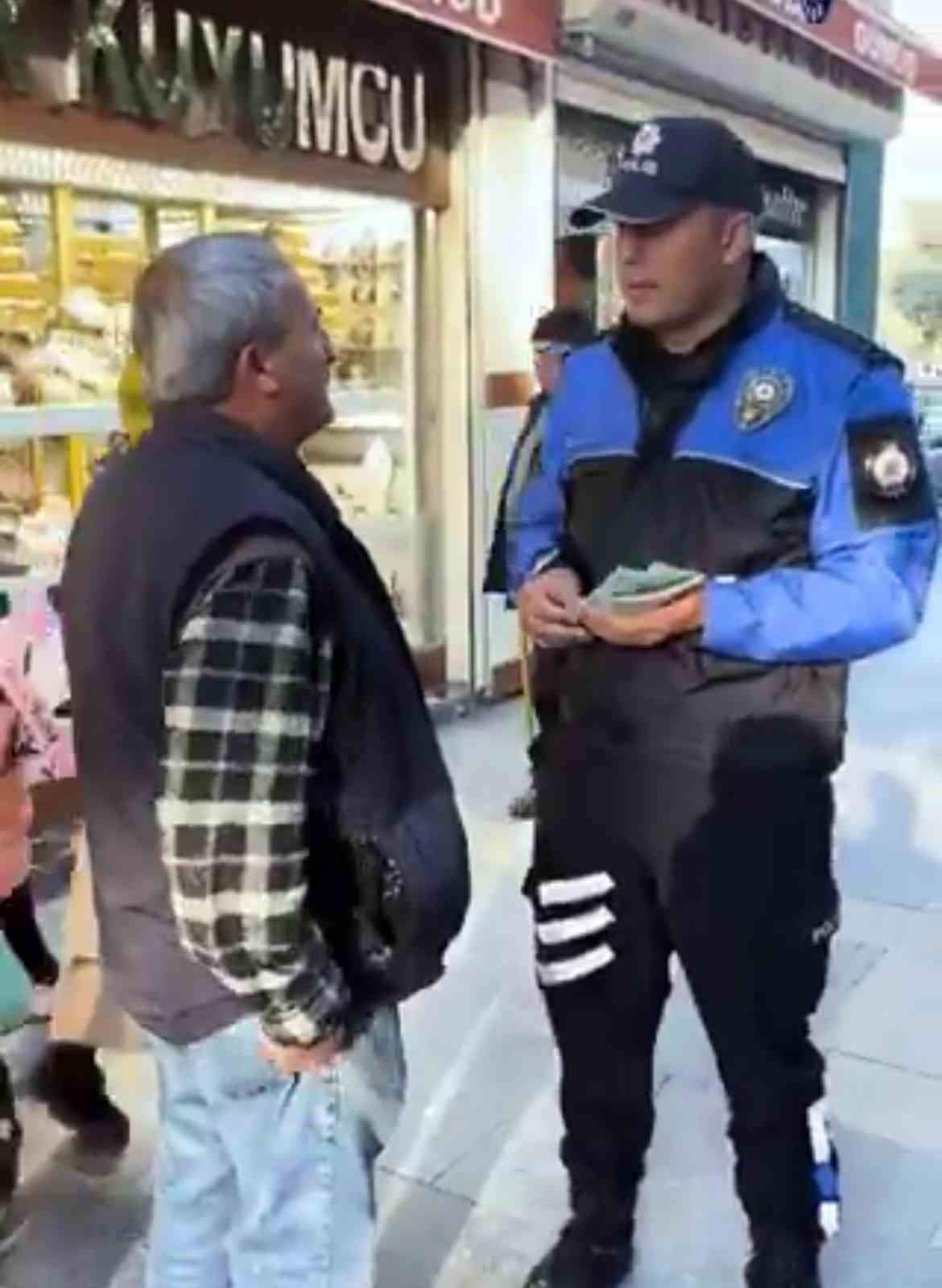 Iğdır Emniyet Müdürlüğü Toplum Destekli Polislik Şube Müdürlüğü, vatandaşları sahtecilik ve dolandırıcılığa karşı uyardı