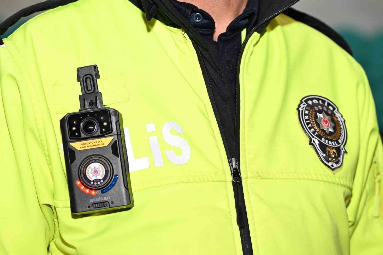 Erzincan’da trafik ekiplerine yeni nesil yaka kamerası eğitimi verildi