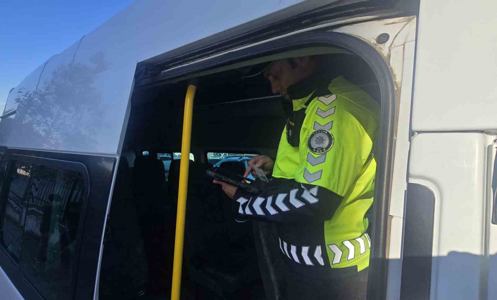 Bafra’da kış lastiği denetimi: 59 servis kontrol edildi