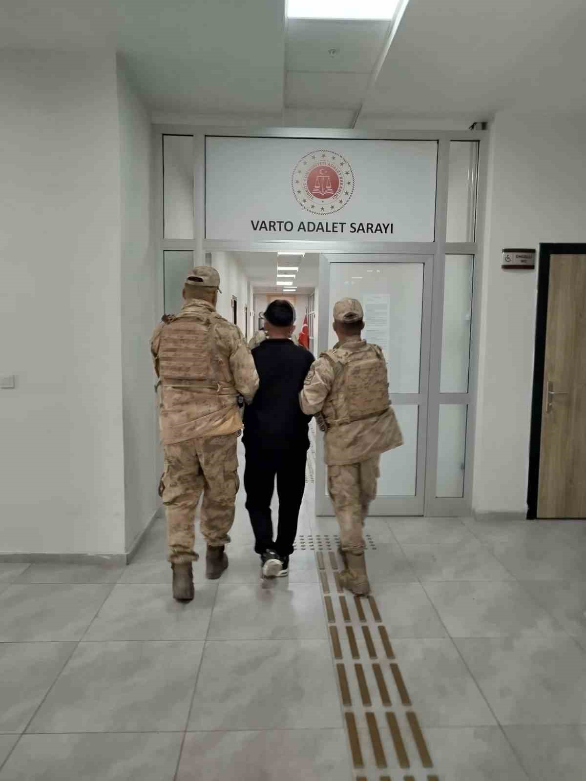 Muş’ta dolandırıcılık suçundan aranan hükümlü yakalandı