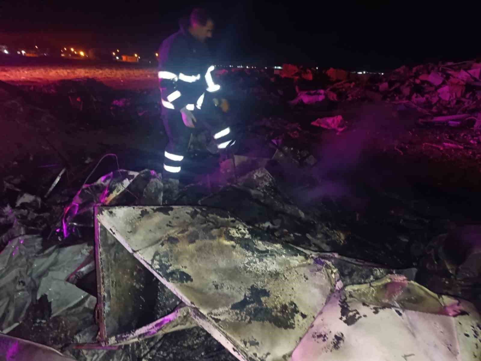 Mardin’de hurdalık alanda çıkan yangın söndürüldü